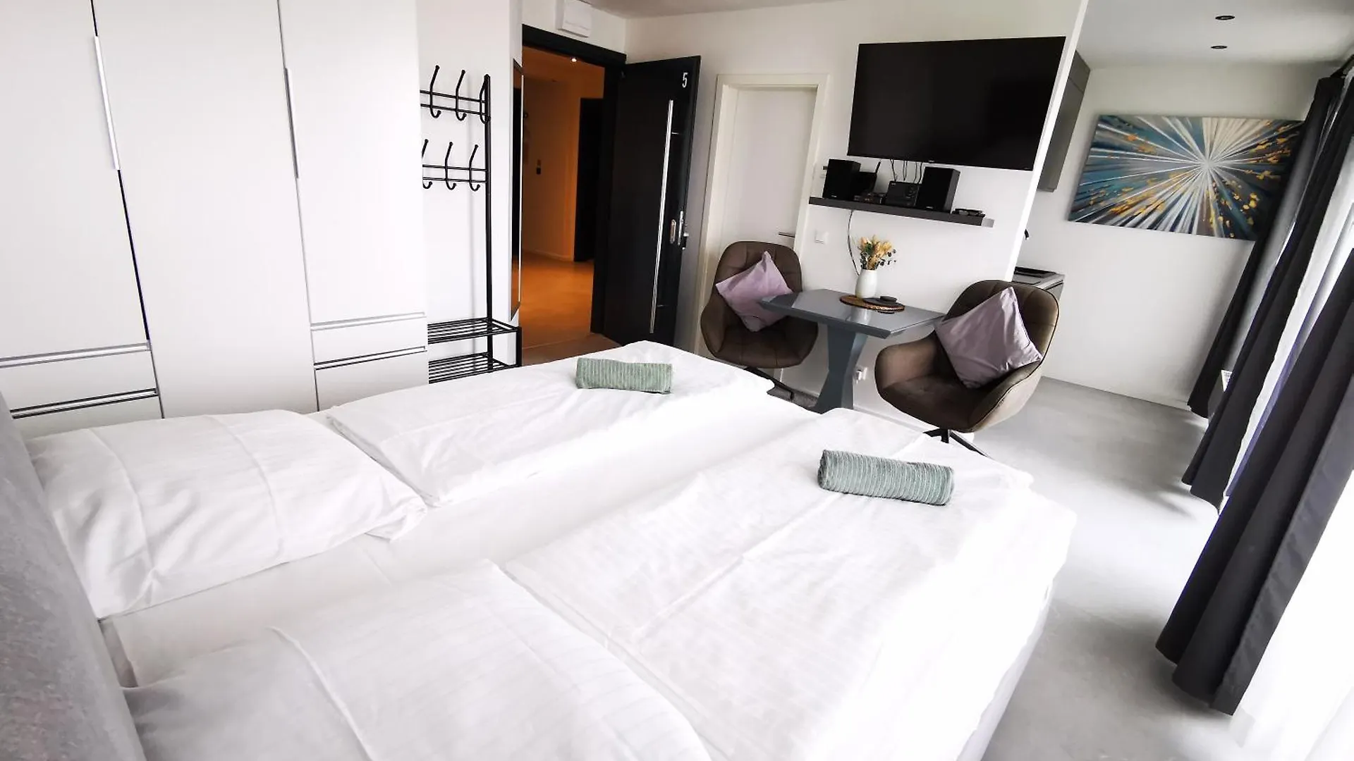 Hh 05 By Rockchair - Superhost Status - Modernes Apartment Mit Sonnigem Balkon & Premium Boxspringbetten In Winterhude - Hamburg Top Geheimtipp