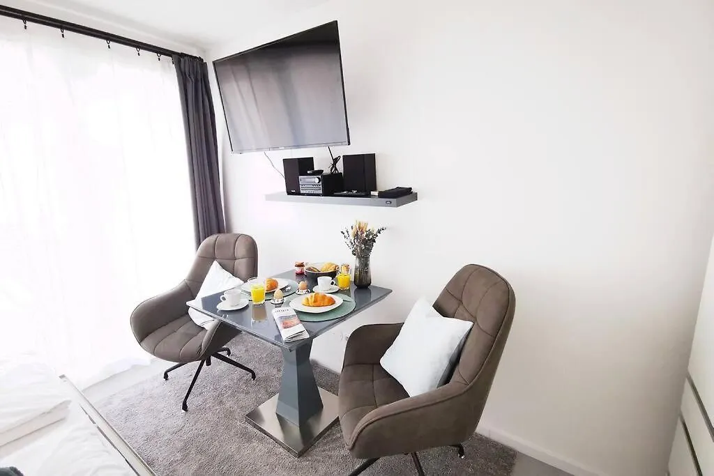 Hh 05 By Rockchair - Superhost Status - Modernes Apartment Mit Sonnigem Balkon & Premium Boxspringbetten In Winterhude - Hamburg Top Geheimtipp Germany
