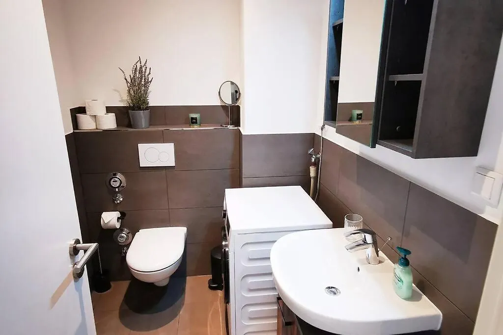 Hh 05 By Rockchair - Superhost Status - Modernes Apartment Mit Sonnigem Balkon & Premium Boxspringbetten In Winterhude - Hamburg Top Geheimtipp 0*,  Germany